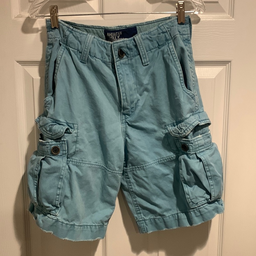 American eagle cargo light blue shorts size 28